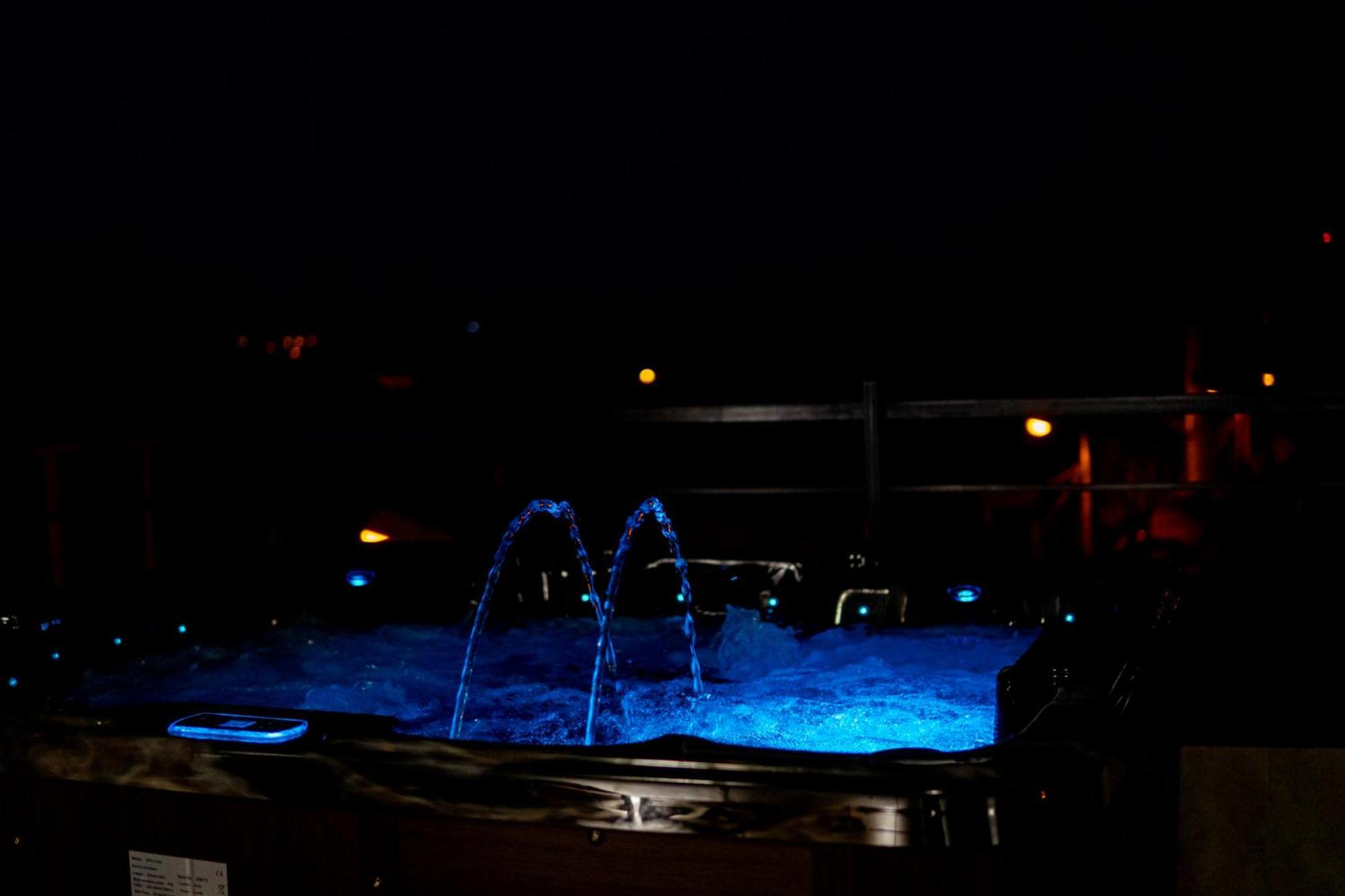 Hotel Fantazia Oradea Exterior photo