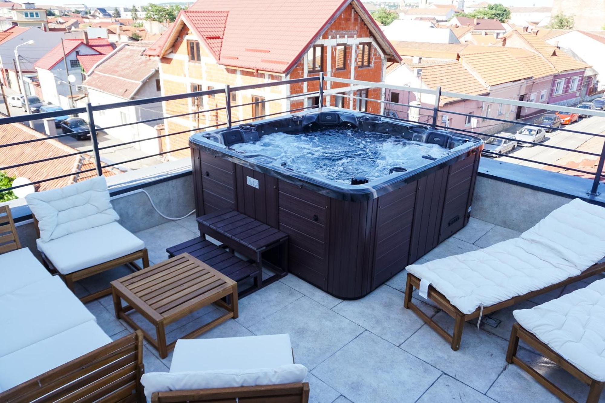 Hotel Fantazia Oradea Exterior photo