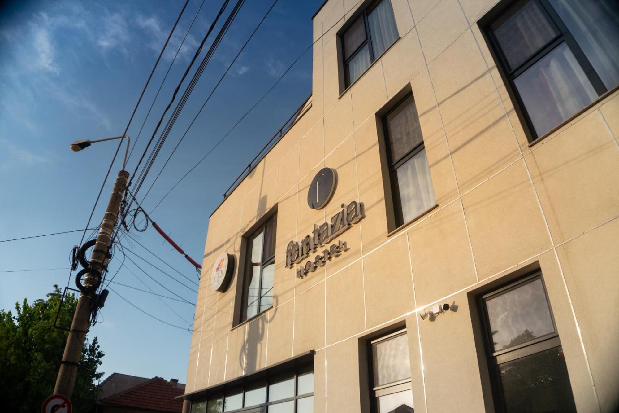 Hotel Fantazia Oradea Exterior photo